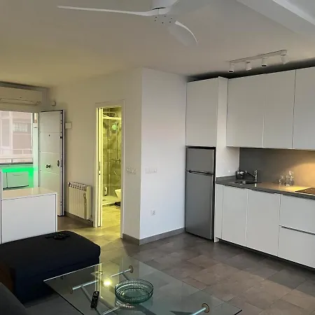 Centrico Estudio Con Vistas * 토레몰리노스